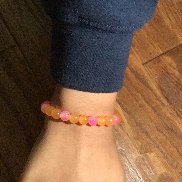 One piece pink and orange glass bead bracelet - Picture 2 of 4